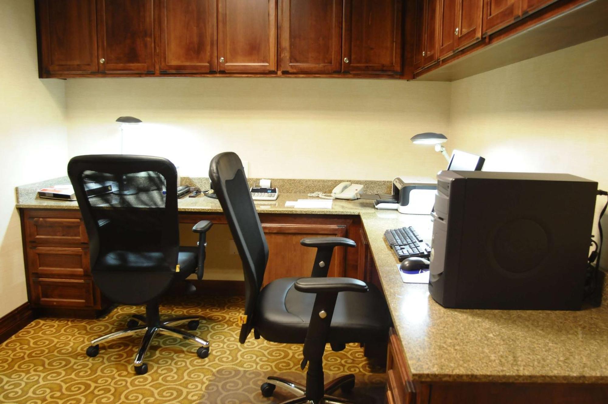 Hampton Inn & Suites Redding Esterno foto