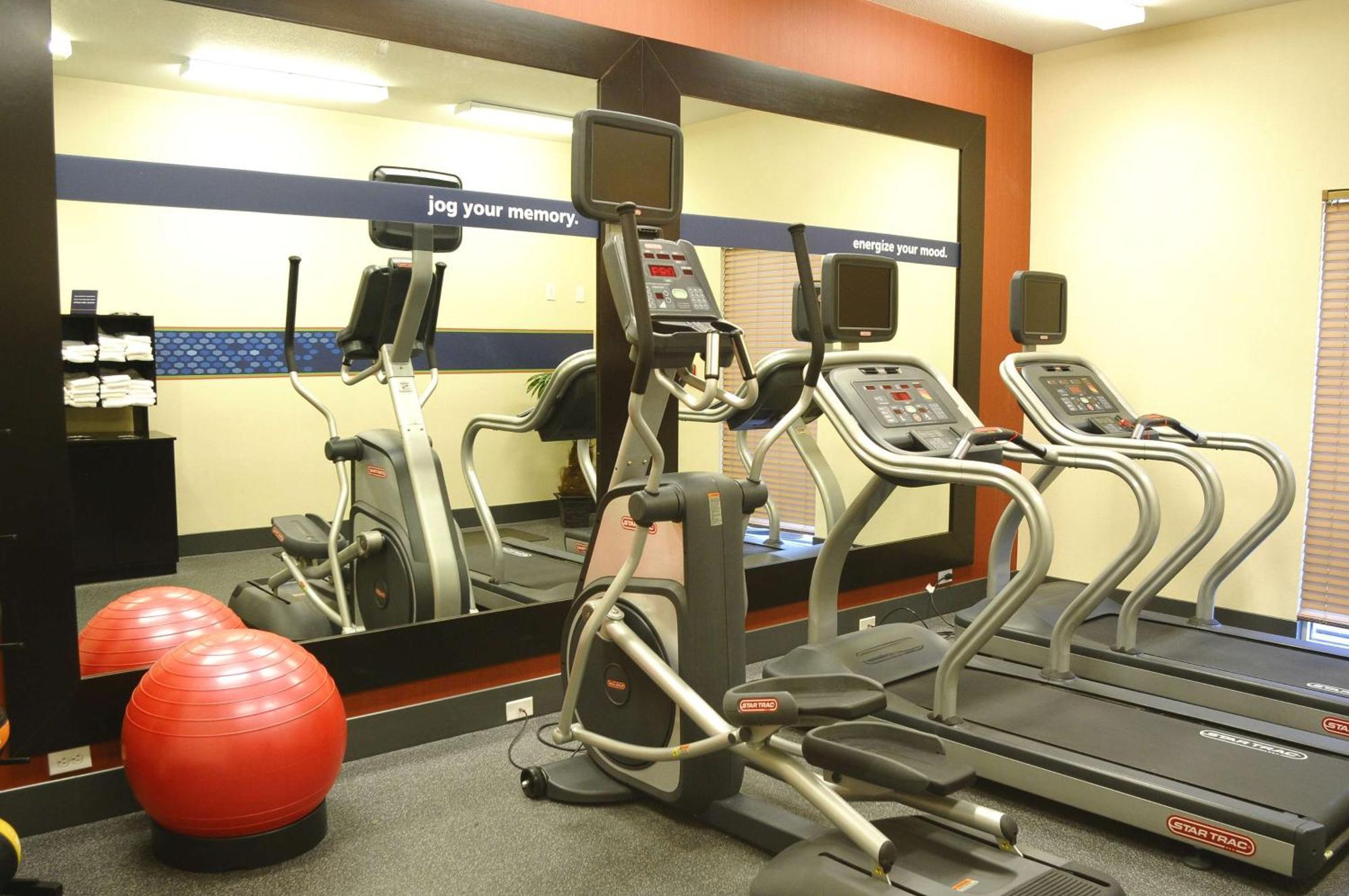 Hampton Inn & Suites Redding Esterno foto
