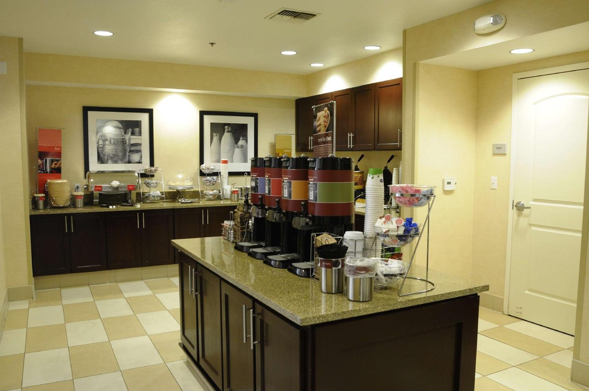 Hampton Inn & Suites Redding Esterno foto