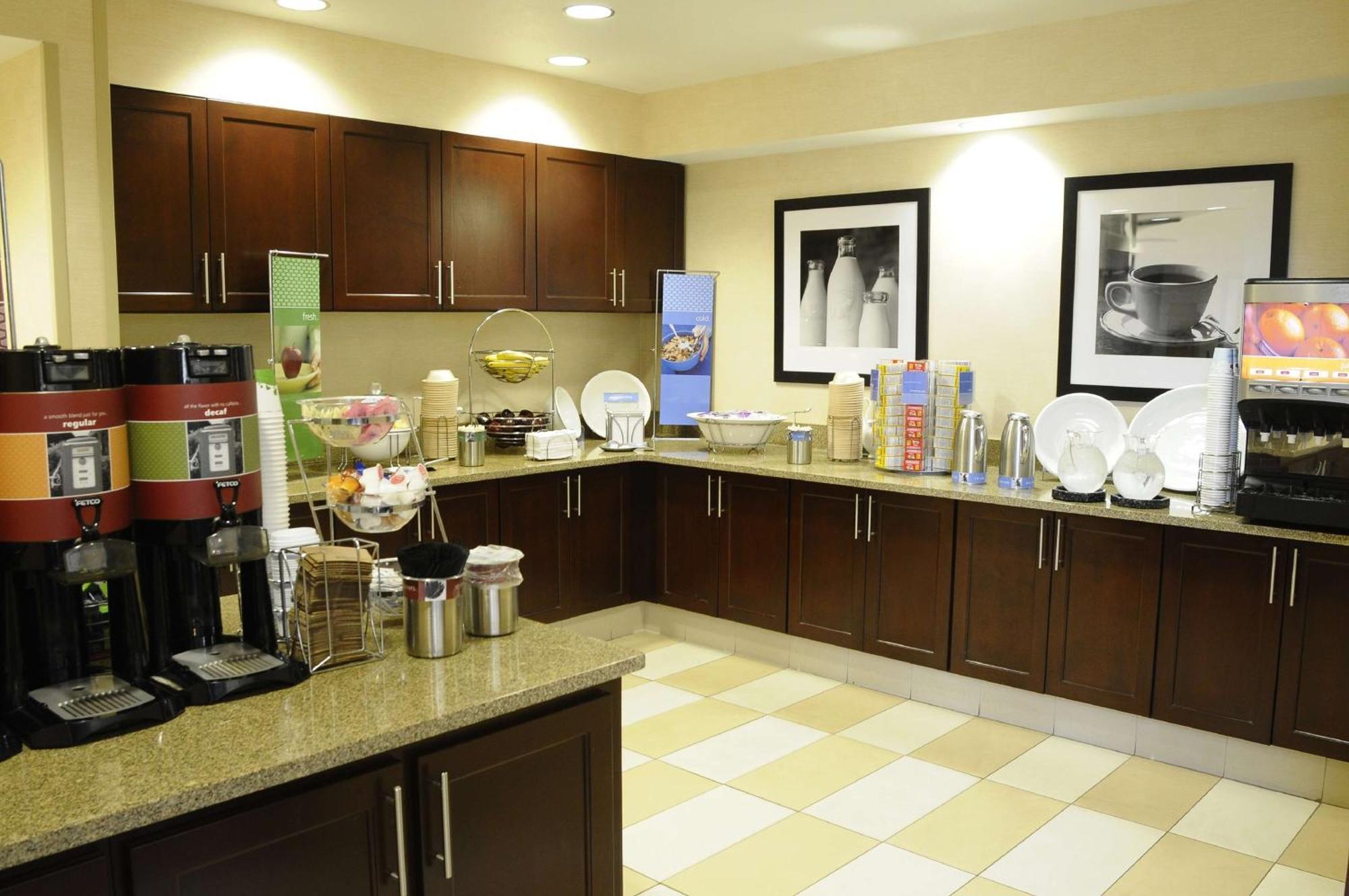 Hampton Inn & Suites Redding Esterno foto