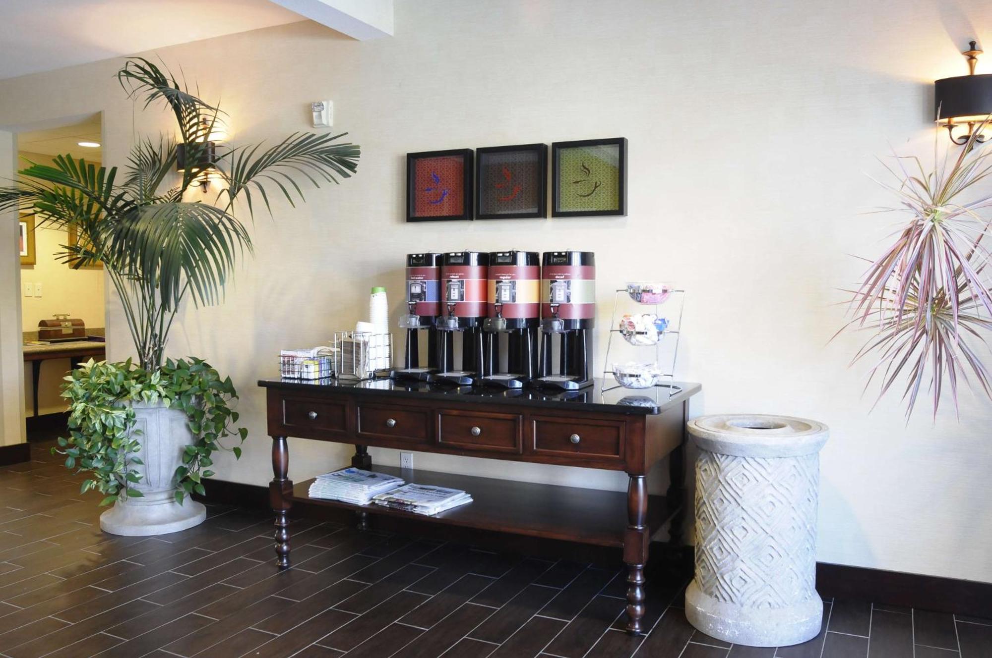 Hampton Inn & Suites Redding Esterno foto