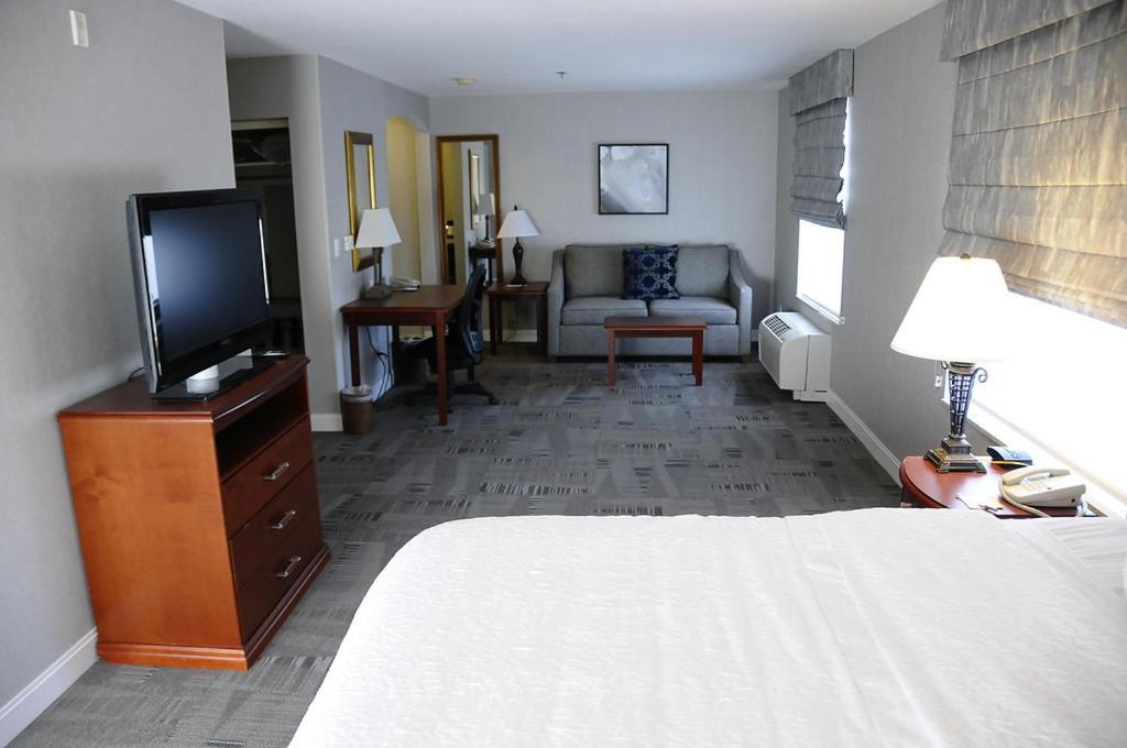 Hampton Inn & Suites Redding Esterno foto