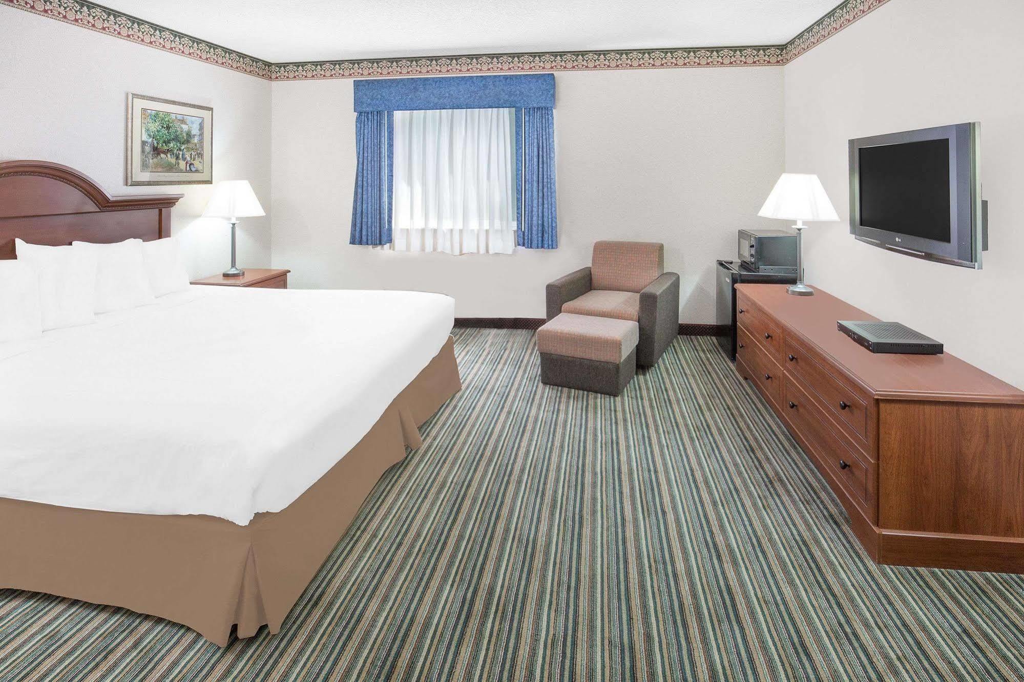 Hampton Inn & Suites Redding Esterno foto