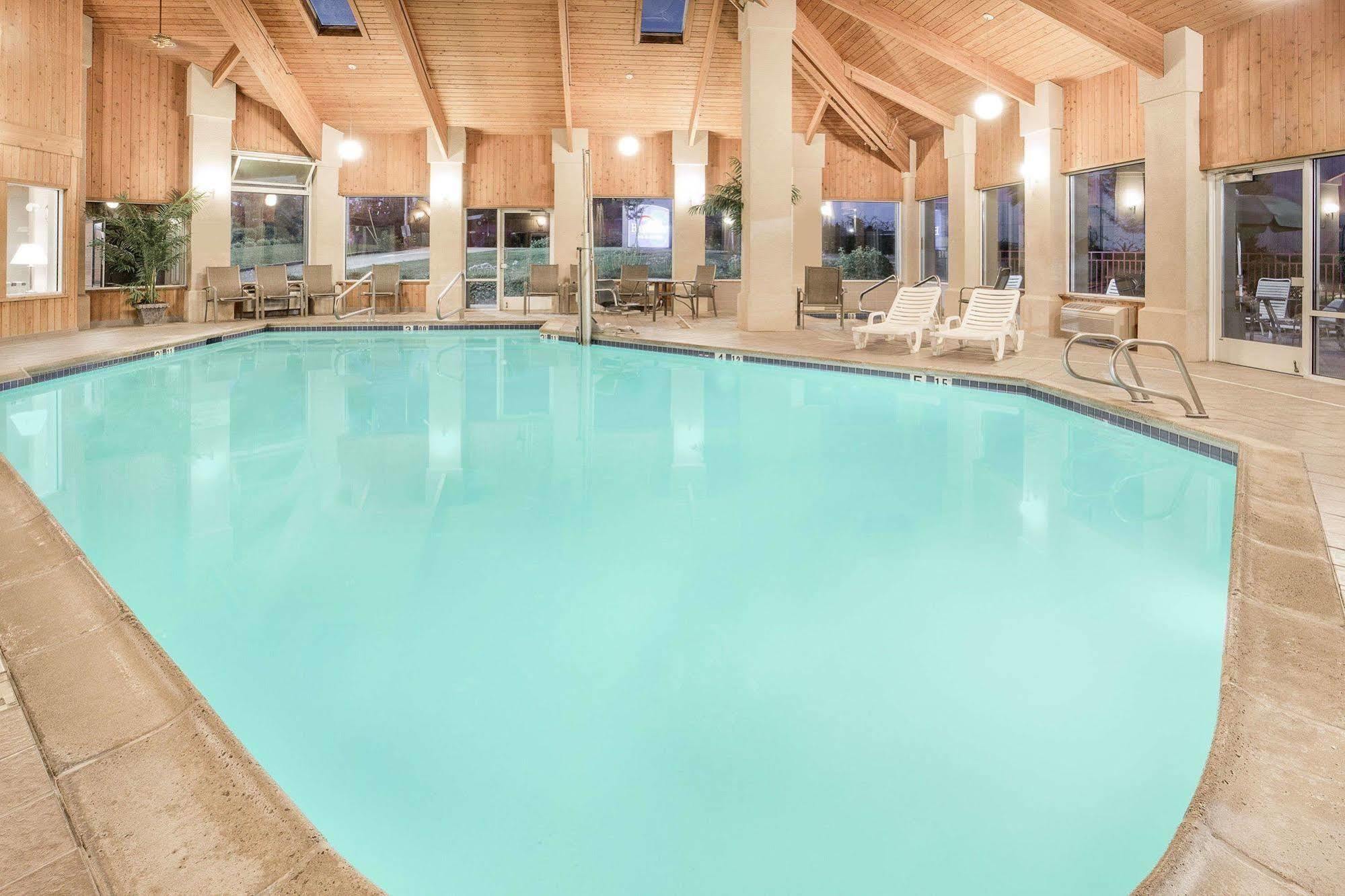 Hampton Inn & Suites Redding Esterno foto
